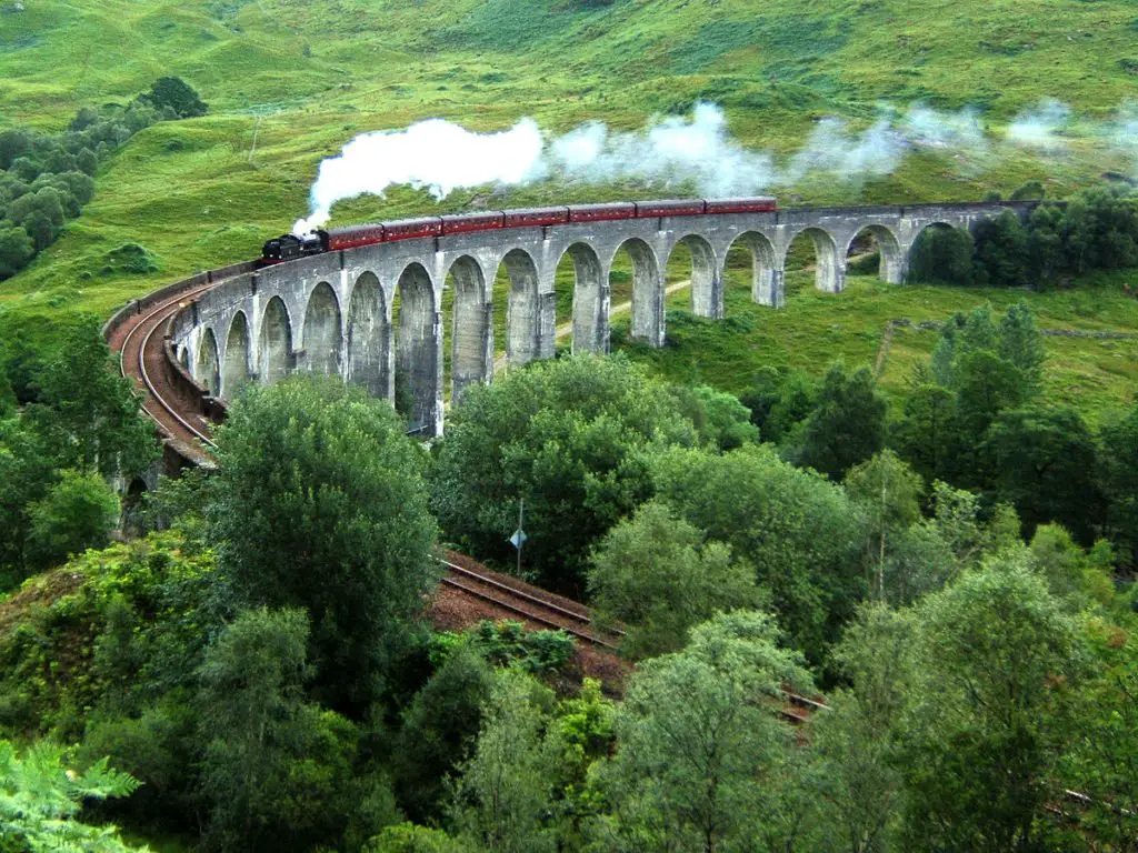 Glenfinnan Viaduct (The Hogwarts Express)