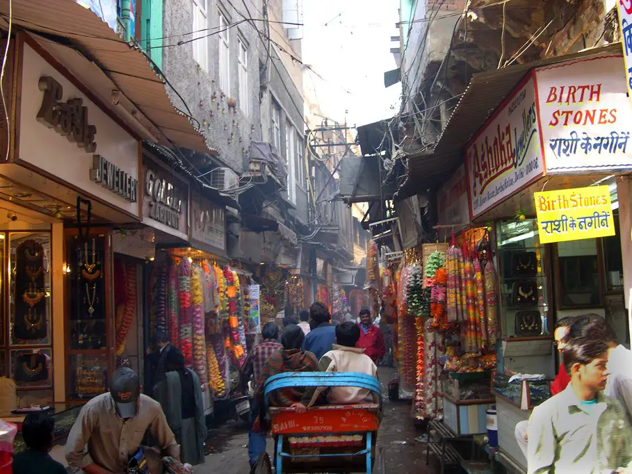 1. Explore the by-lanes of Chandani Chowk