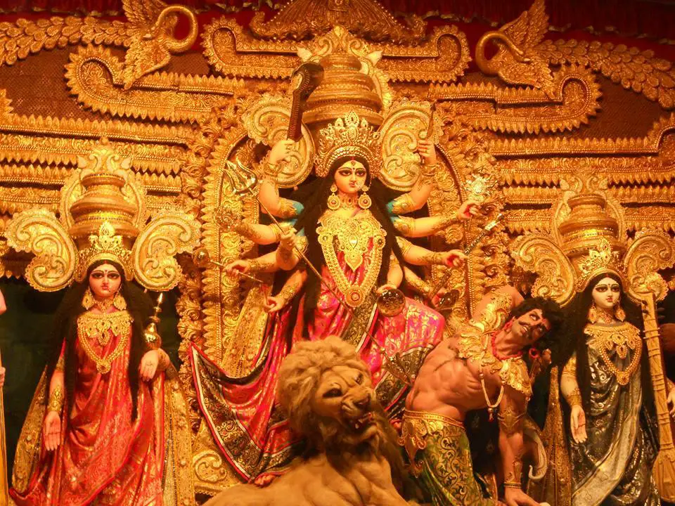 Experience Durga Pooja In Kolkata