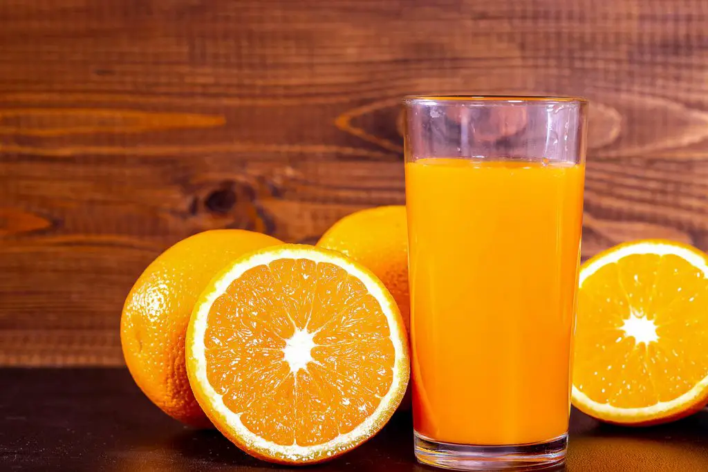 Orange juice and yoghurt