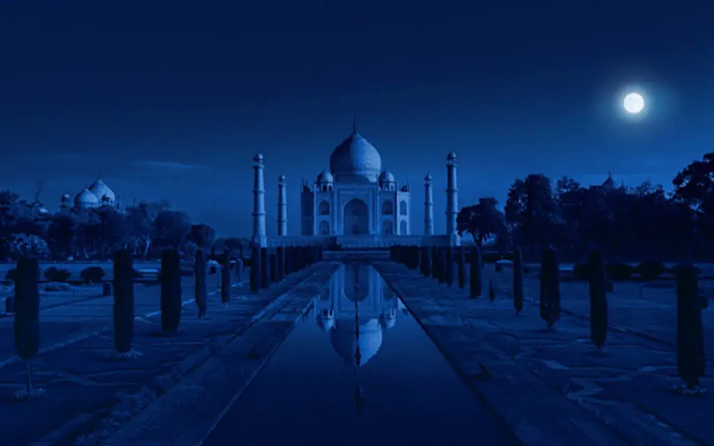  See The Taj Mahal On A Full Moon Night
