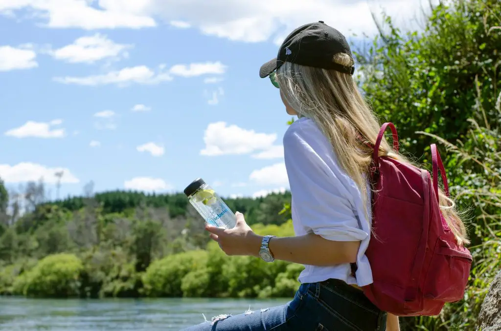 carry-water-bottle-while-travelling