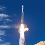 Por qué los lanzamientos de cohetes gemelos de SpaceX son un ballet cósmico que no te puedes perder
